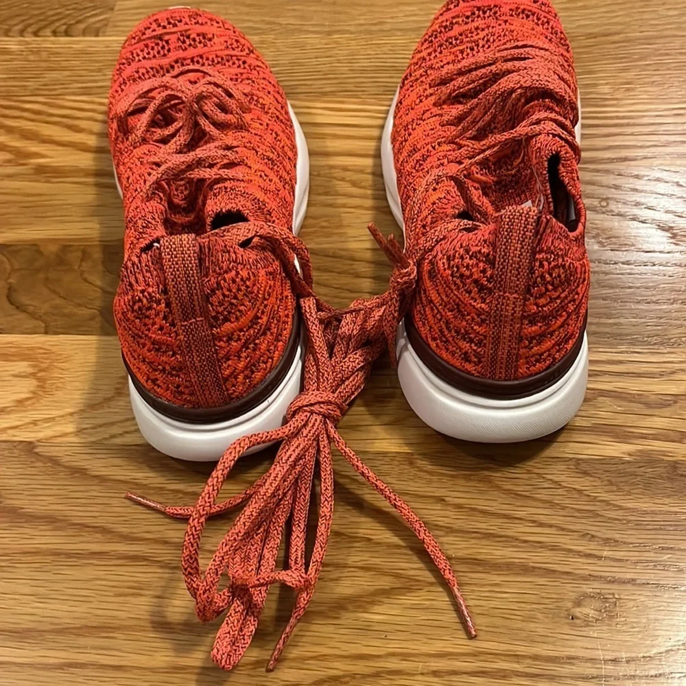 APL TechLoom Wave Sneakers 8 NEW